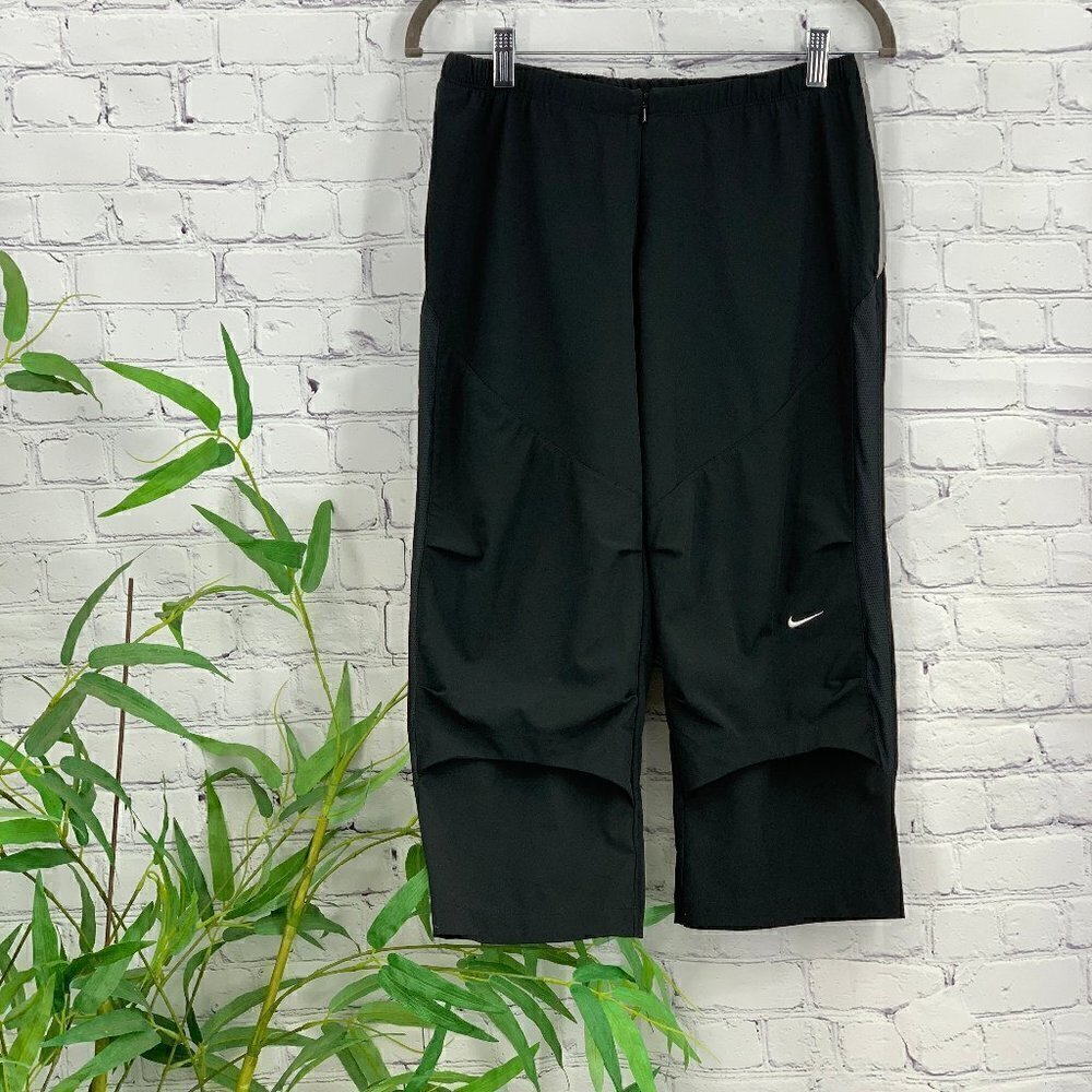 🎉Nike Fit Dry Black Workout Capris - Picture 1 of 5